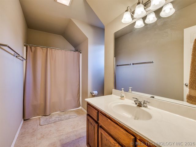 7521 E Galveston Street, Broken Arrow, OK 74014