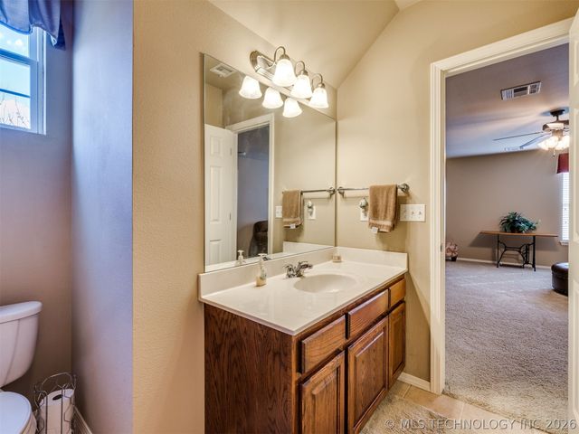 7521 E Galveston Street, Broken Arrow, OK 74014