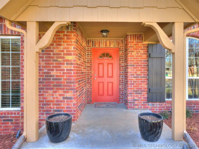 7521 E Galveston Street, Broken Arrow, OK 74014