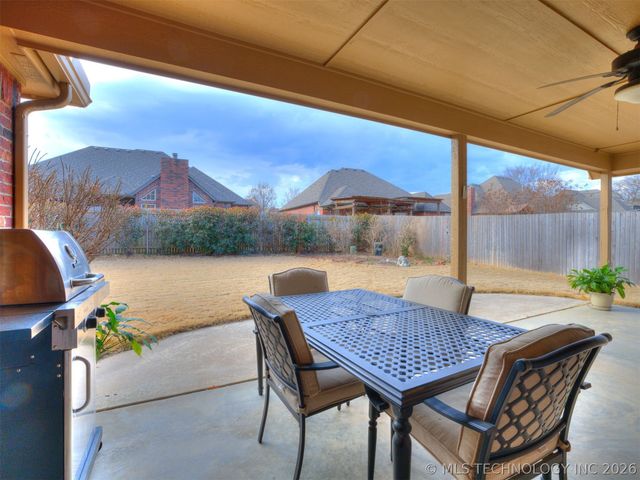 7521 E Galveston Street, Broken Arrow, OK 74014