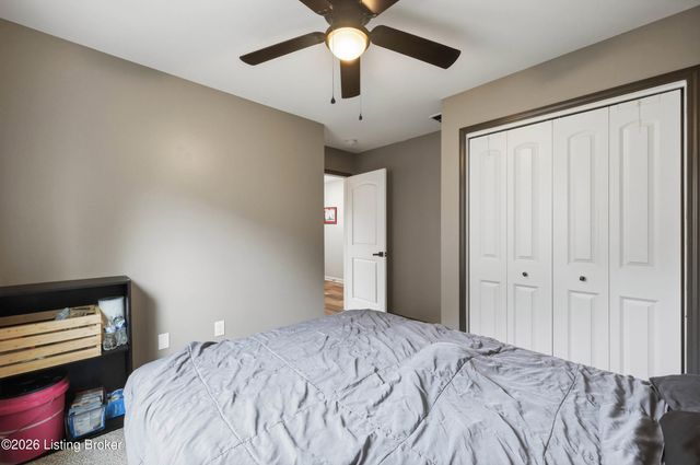 11025 Meadow Run Rd, Louisville, KY 40229