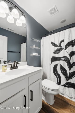 11025 Meadow Run Rd, Louisville, KY 40229
