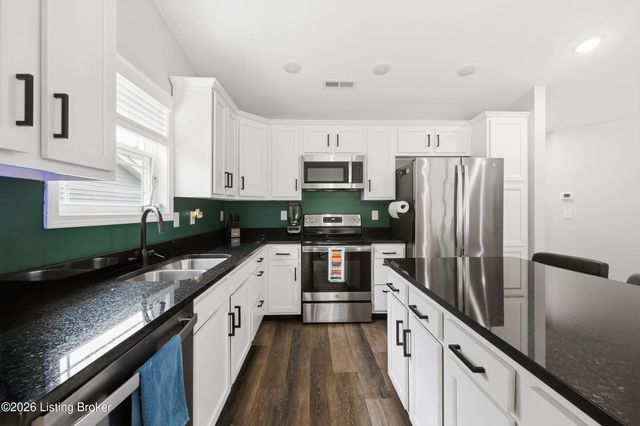 11025 Meadow Run Rd, Louisville, KY 40229