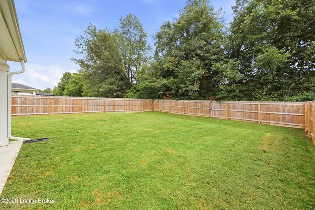 11025 Meadow Run Rd, Louisville, KY 40229