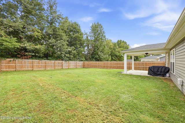 11025 Meadow Run Rd, Louisville, KY 40229