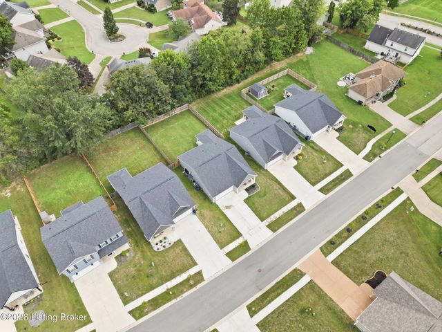 11025 Meadow Run Rd, Louisville, KY 40229