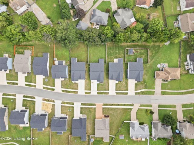 11025 Meadow Run Rd, Louisville, KY 40229