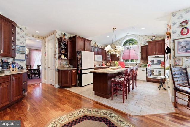 7 WOODS WAY, Reading, PA 19610