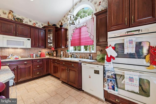 7 WOODS WAY, Reading, PA 19610