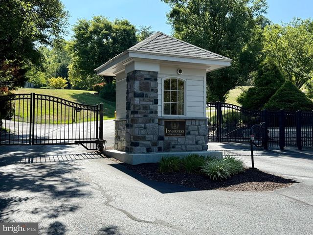 7 WOODS WAY, Reading, PA 19610