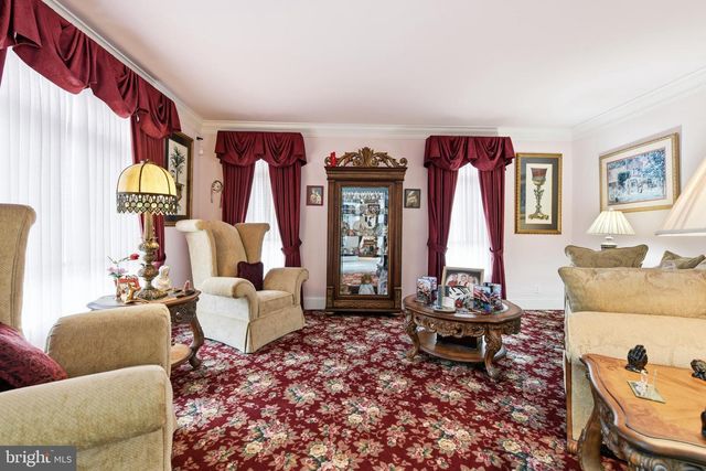 7 WOODS WAY, Reading, PA 19610
