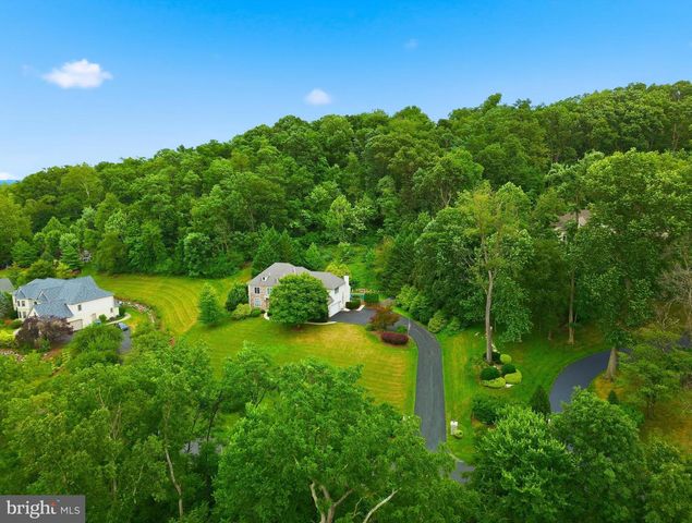 7 WOODS WAY, Reading, PA 19610