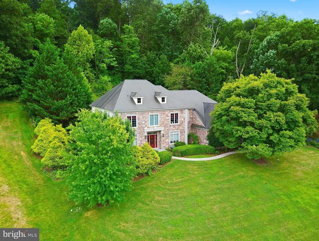 7 WOODS WAY, Reading, PA 19610