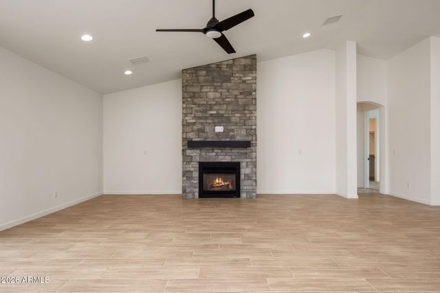 6542 N 171st Drive, Waddell, AZ 85355