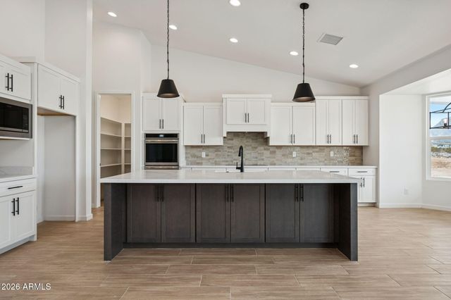 6542 N 171st Drive, Waddell, AZ 85355