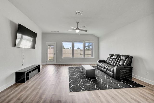 100 Patrick Herndon DR, Bastrop, TX 78602