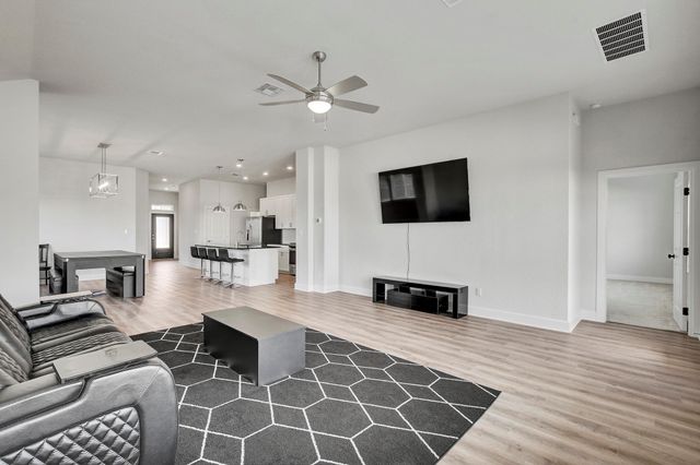 100 Patrick Herndon DR, Bastrop, TX 78602