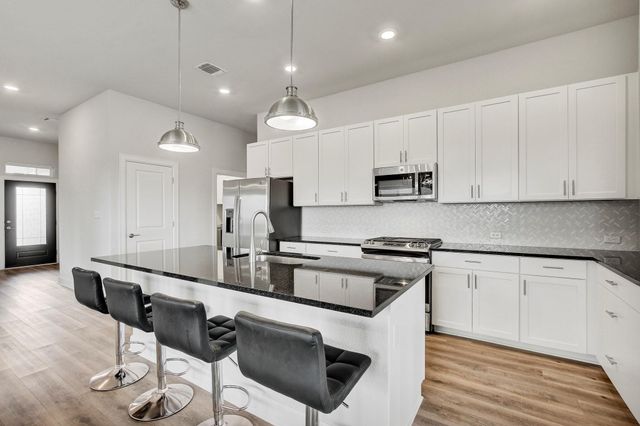 100 Patrick Herndon DR, Bastrop, TX 78602