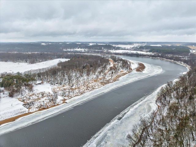 S1404 Indian Trail Parkway, Baraboo, WI 53913