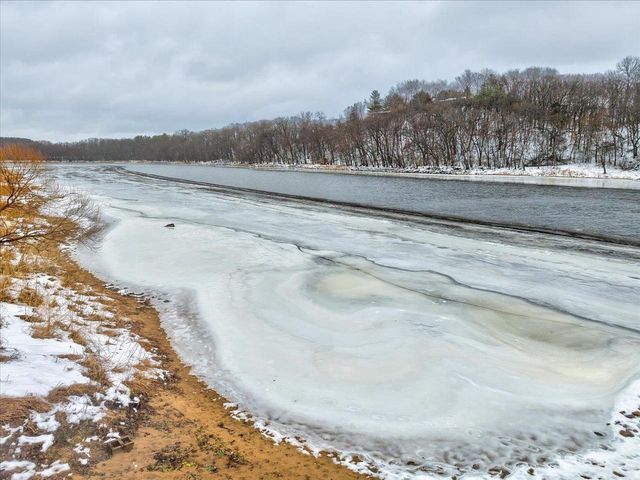 S1404 Indian Trail Parkway, Baraboo, WI 53913