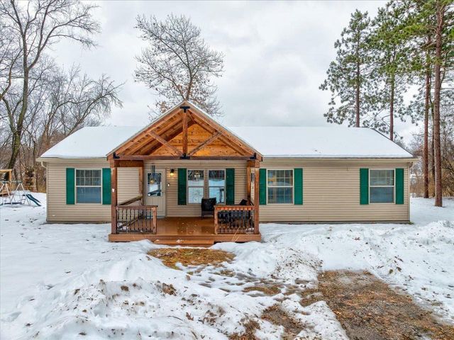 S1404 Indian Trail Parkway, Baraboo, WI 53913