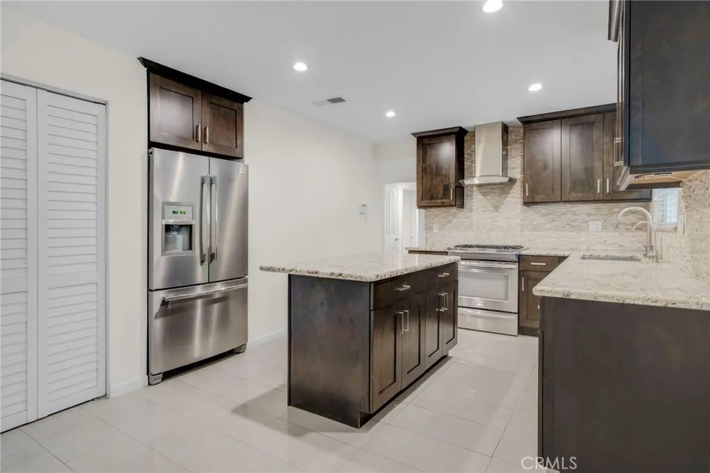 9959 Gothic Avenue, North Hills, CA 91343