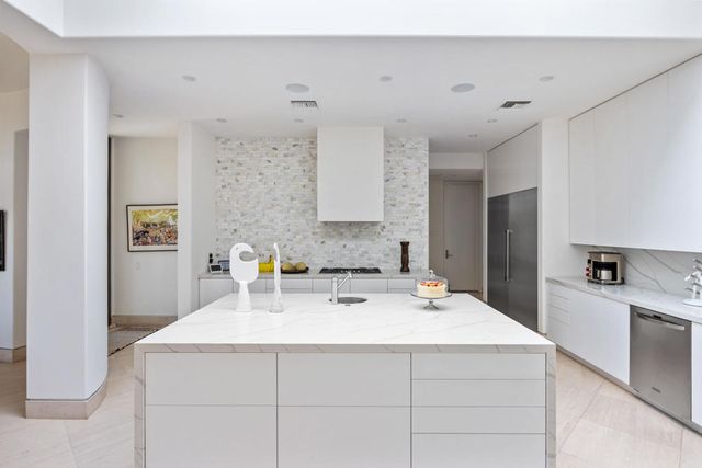 102 Waterford Circle, Rancho Mirage, CA 92270