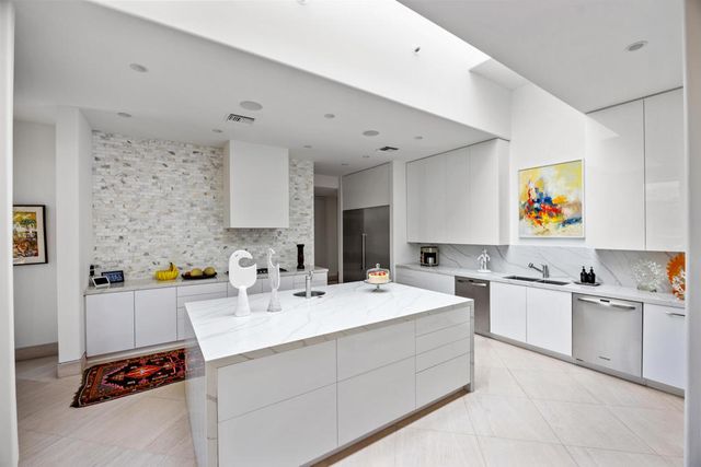 102 Waterford Circle, Rancho Mirage, CA 92270