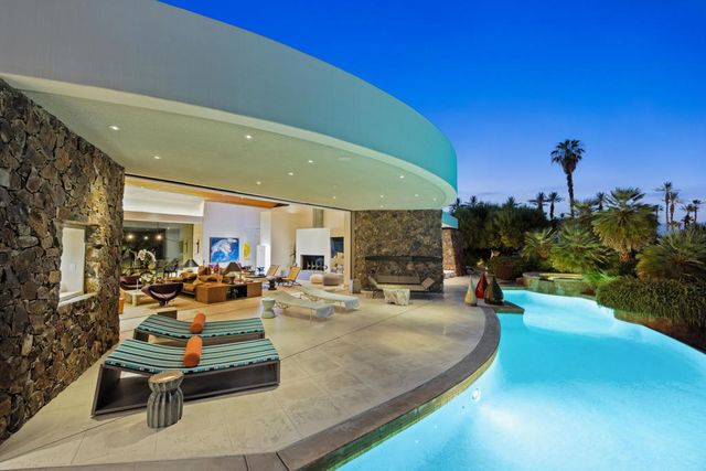 102 Waterford Circle, Rancho Mirage, CA 92270