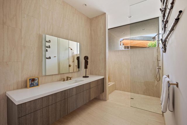 102 Waterford Circle, Rancho Mirage, CA 92270