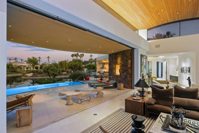 102 Waterford Circle, Rancho Mirage, CA 92270