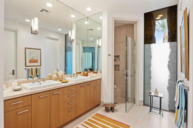 102 Waterford Circle, Rancho Mirage, CA 92270