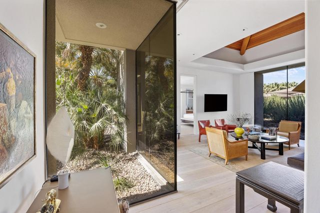 102 Waterford Circle, Rancho Mirage, CA 92270