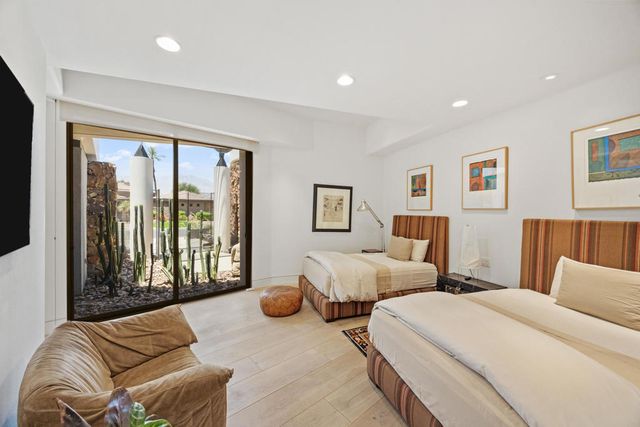 102 Waterford Circle, Rancho Mirage, CA 92270