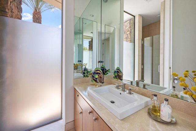 102 Waterford Circle, Rancho Mirage, CA 92270