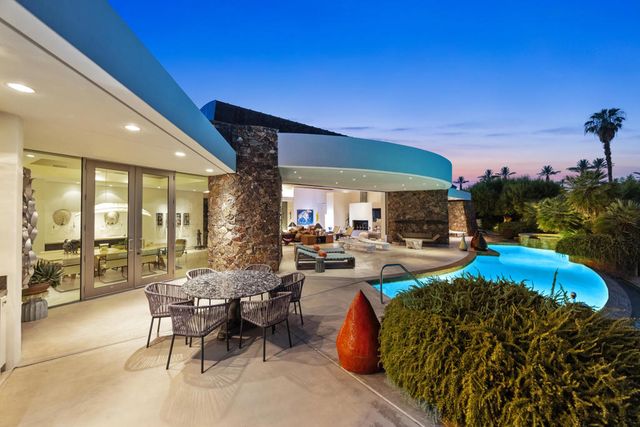 102 Waterford Circle, Rancho Mirage, CA 92270