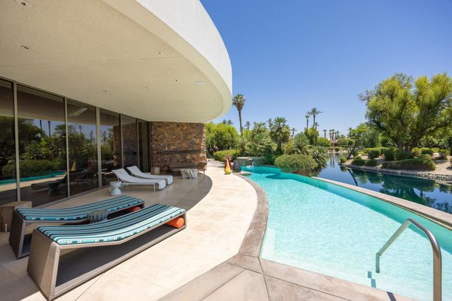 102 Waterford Circle, Rancho Mirage, CA 92270