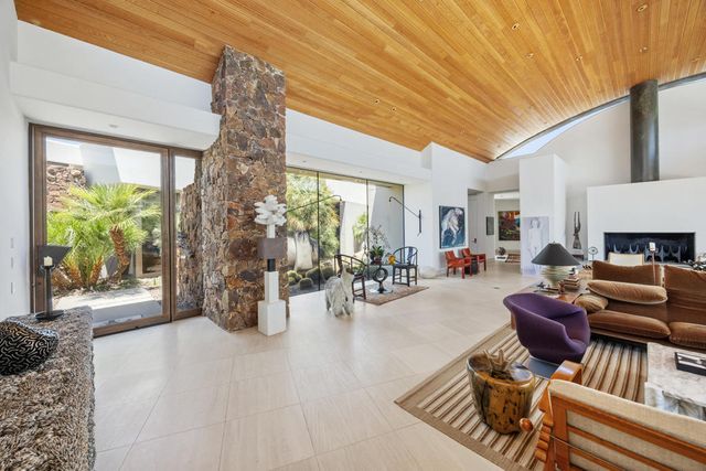 102 Waterford Circle, Rancho Mirage, CA 92270