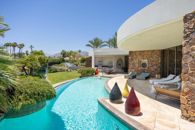 102 Waterford Circle, Rancho Mirage, CA 92270