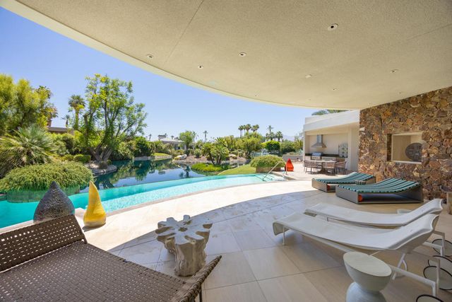 102 Waterford Circle, Rancho Mirage, CA 92270