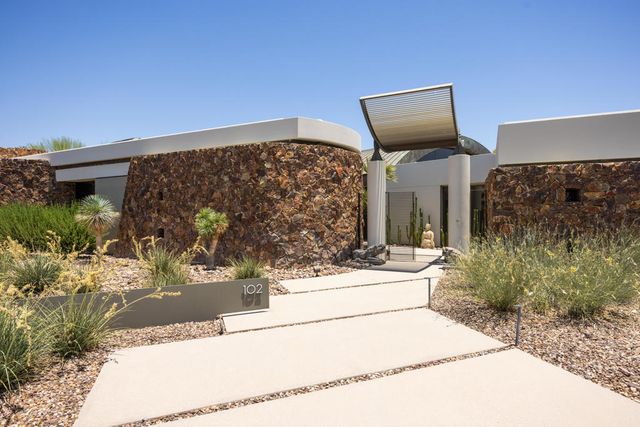 102 Waterford Circle, Rancho Mirage, CA 92270