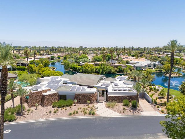 102 Waterford Circle, Rancho Mirage, CA 92270