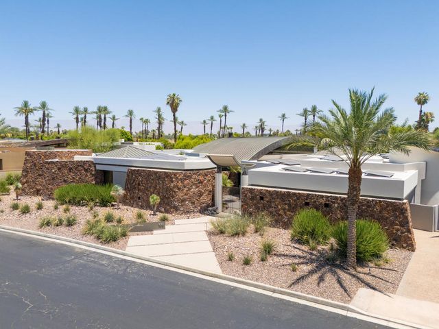 102 Waterford Circle, Rancho Mirage, CA 92270