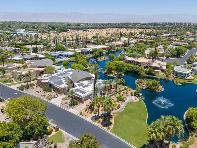 102 Waterford Circle, Rancho Mirage, CA 92270
