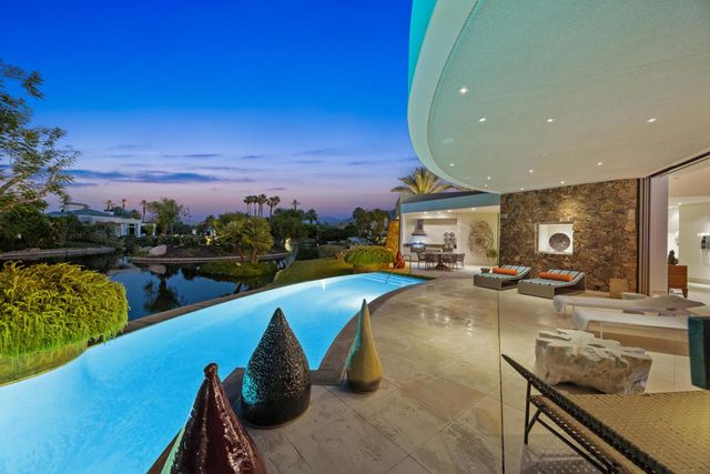 102 Waterford Circle, Rancho Mirage, CA 92270