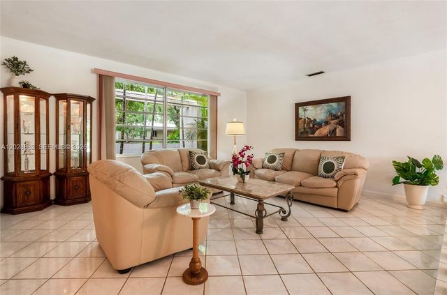 16420 SW 81st Ave, Palmetto Bay, FL 33157