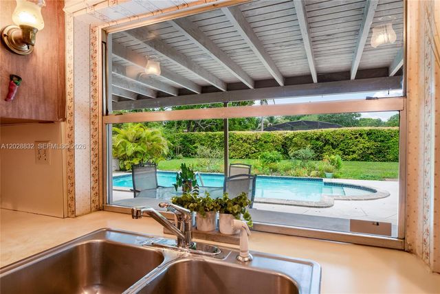 16420 SW 81st Ave, Palmetto Bay, FL 33157