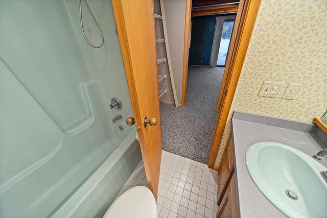 11837 CEDAR MILL Road, North East, PA 16428