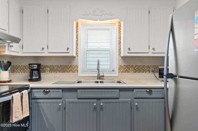 552 Ocean Boulevard W, Supply, NC 28462