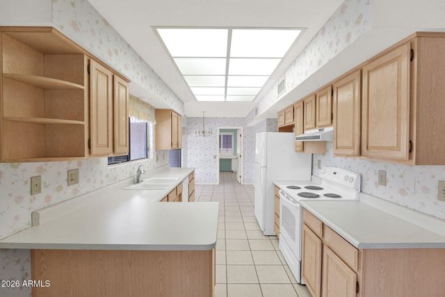 14623 W TRADING POST Drive, Sun City West, AZ 85375